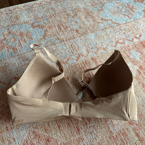NWT SKIMS wireless form tshirt bra in clay size 36D - Picture 4 of 5